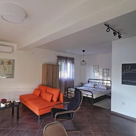 Apartman Studio Pesja Omišalj Εξωτερικό φωτογραφία