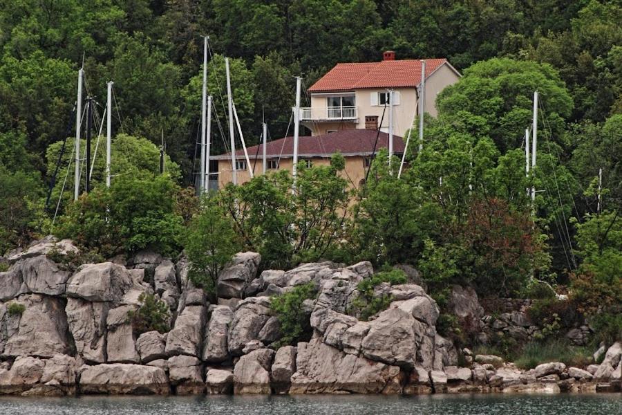 Apartman Studio Pesja Omišalj Εξωτερικό φωτογραφία